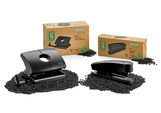 Novus B2 Re+New Grapadora De Sobremesa - Fabricada Con Plastico Reciclado - Hasta 25 Hojas - Grapado Abierto, Cerrado Y Clavado - Incluye 200 Grapas