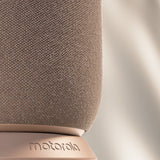 Motorola Moto Sound Flow Altavoz Para Uso Portátil Inalámbrico Bluetooth Wi-Fi Controlado Por Aplicación 30 Vatios 2 Vías Pantone Warm Taupe