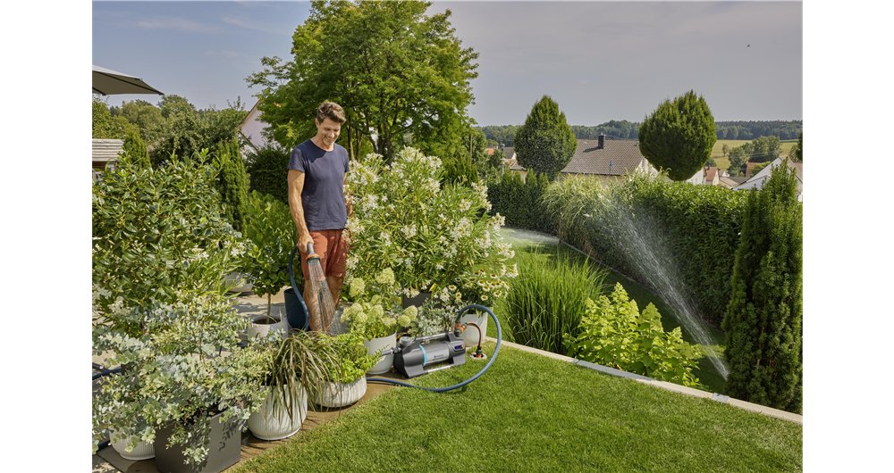 Bomba De Jardín Gardena 6500 Silentcomfort Gris Oscuro/Acero Inoxidable, 1.300 Vatios, Bluetooth, Modelo 2023