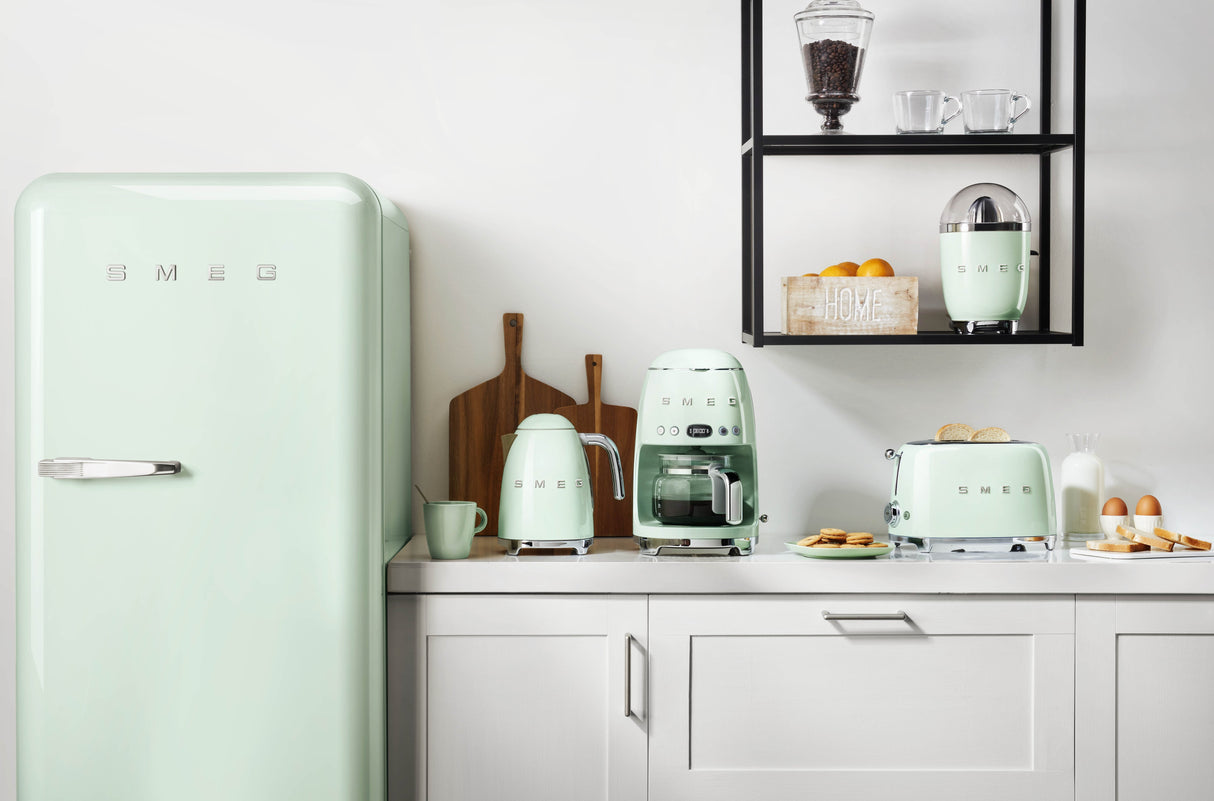 EAN 8017709280536 - Smeg DCF02PGEU cafetera eléctrica Totalmente automática Cafetera de filtro 1,4 L imagen 5