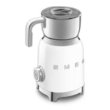 EAN 8017709316136 - Smeg MFF11WHEU espumador o calentador de leche Calentador/espumador de leche automático Blanco imagen 4