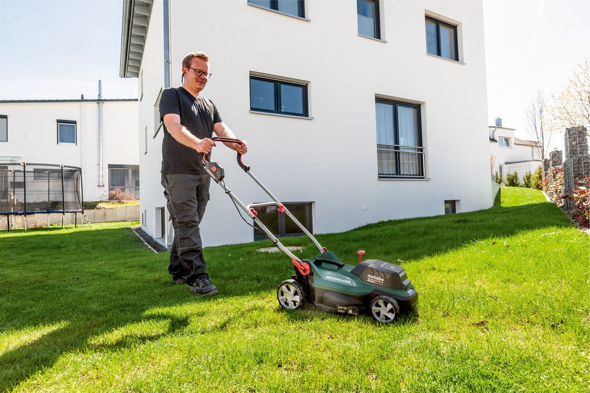 Cortacésped  Metabo Rm 36-18 Ltx Bl 36  De Empuje A Gasolina Batería Negro