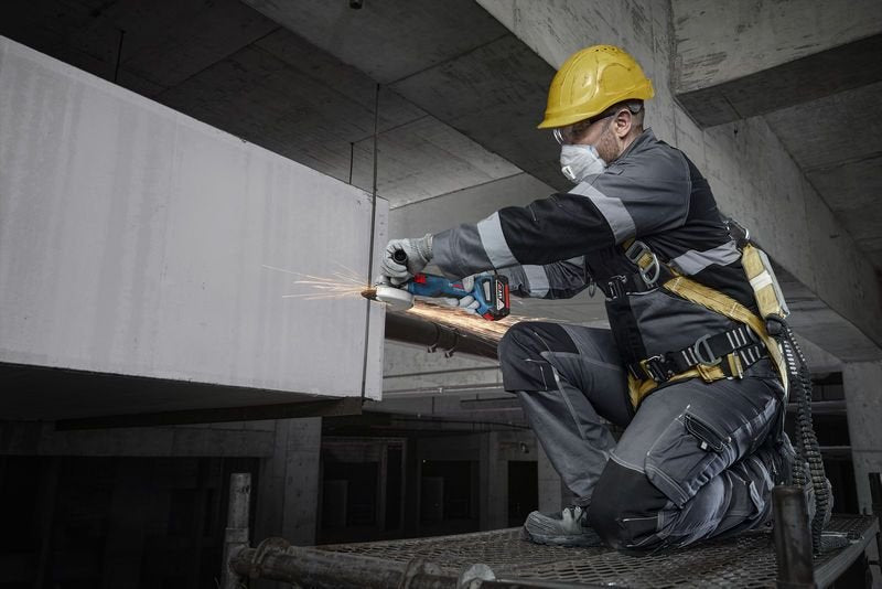 Amoladora Angular A Batería Bosch Professional Gws 18v-8 Professional Solo, 18 Voltios Azul, Sin Batería Ni Cargador 06019n9000