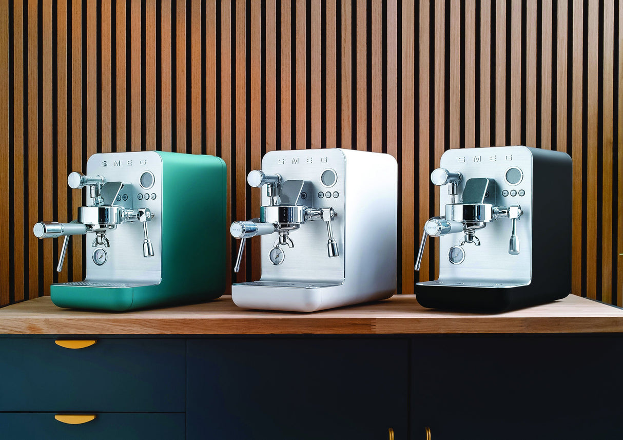 Smeg Espresso Coffee Machine Collection White Emc02whmeu