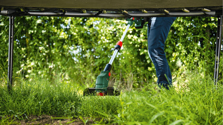 EAN 4059952668666 - Bosch UniversalGrassCut 18V-26-500 26 cm Batería Negro, Verde imagen 5