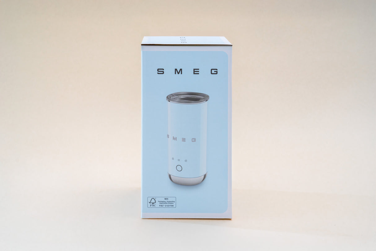 EAN 8017709353117 - Smeg MFF02PBEU espumador o calentador de leche Calentador/espumador de leche automático Azul imagen 26