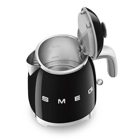 EAN 8017709302184 - Smeg KLF05BLEU tetera eléctrica 0,8 L 1400 W Negro imagen 5