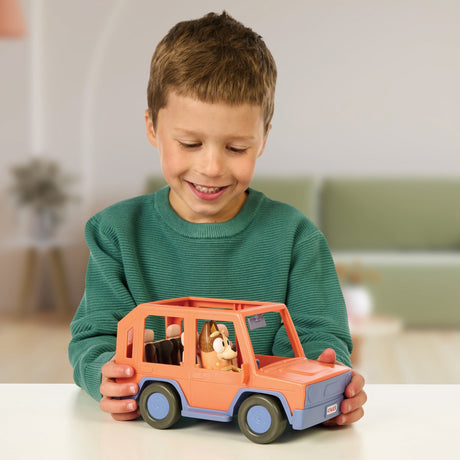 EAN 0630996176610 - Moose Toys Bluey - Heeler Familienausflug 4WD Familienauto imagen 5