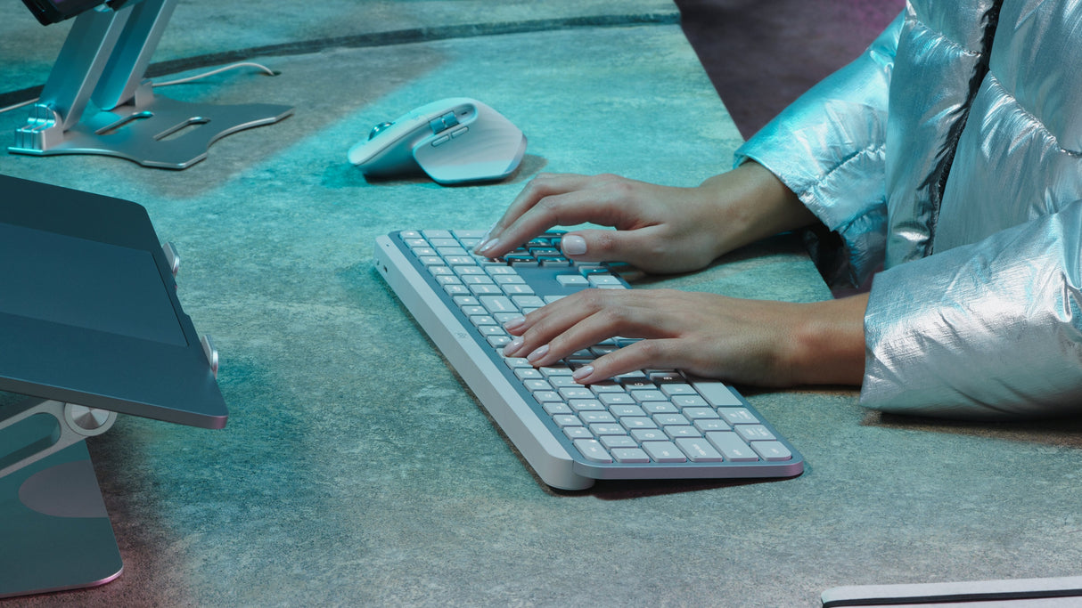 Teclado Portugués Logitech Mx Keys S Rf Wireless + Bluetooth Aluminio, Blanco