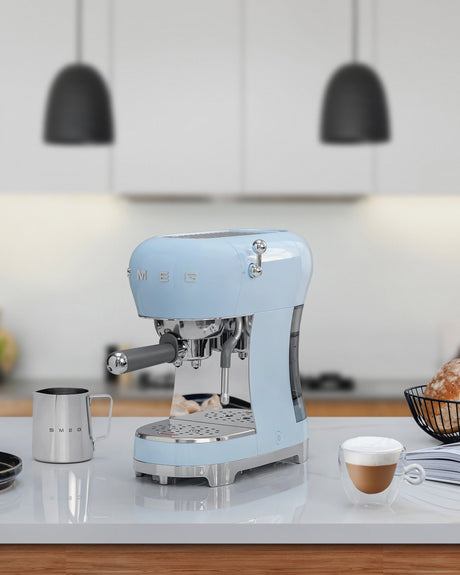 EAN 8017709324766 - Smeg ECF02PBEU cafetera eléctrica Manual Máquina espresso 1,1 L imagen 15