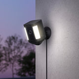 Amazon Ring Spotlight Cam Plus Plug-In Negro
