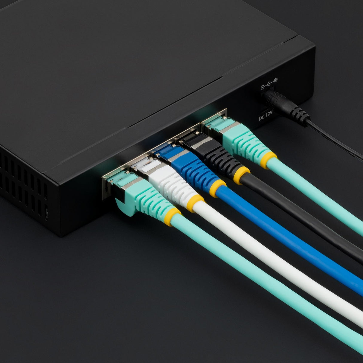 EAN 0065030896016 - StarTech.com NLBK-3M-CAT6A-PATCH cable de red S/FTP (S-STP) imagen 5