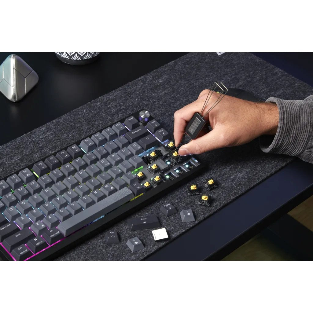 Teclado Inglés Corsair K65 Plus Wireless 75 % Rgb Rf Inalámbrica + Usb Qwerty Negro