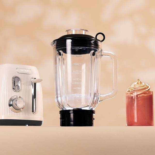 Batidora Cecotec De Vaso Power Black Titanium Retrobeige. 1200w, Jarra De 1.5l, 2 Velocidades, Función Pulse, Cuchillas De Titanio, Motor Copper, Diseño Retro Y Eficiente.