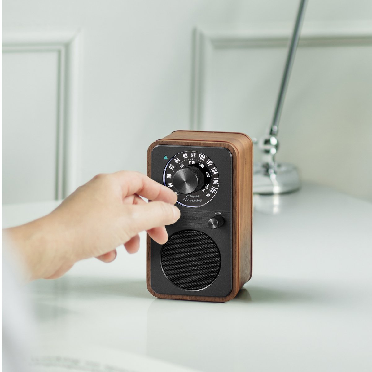 Sangean Wr-9 Nogal Vintage Radio Analógica De Madera Con Am Fm Bluetooth