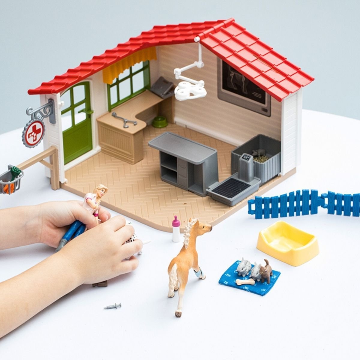 Schleich Veterinarian Practice With Pets