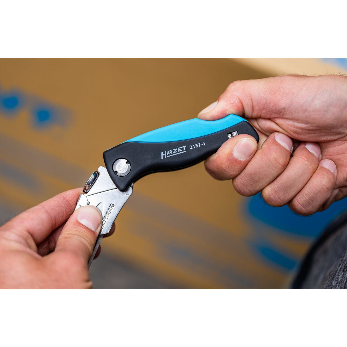 Navaja Hazet 2157-1 (Negro/Azul, Mango Cómodo De Abs Resistente A Golpes) 2157-1 2157-1
