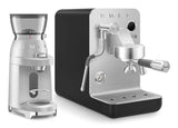 EAN 8017709346935 - Smeg EMC02BLMEU cafetera eléctrica Manual Máquina espresso 1,7 L imagen 22