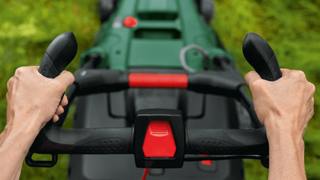 EAN 4059952658124 - Bosch AdvancedRotak Cortacésped de empuje a gasolina Corriente alterna Verde imagen 5