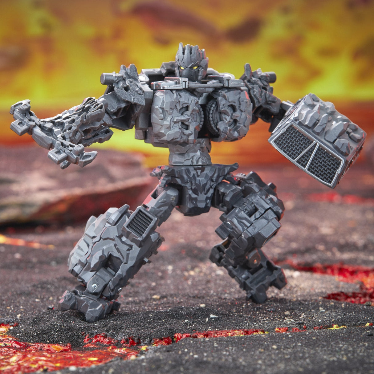 Figura Magneus Infernal Universe Deluxe Class Legacy United Transformers 14cm