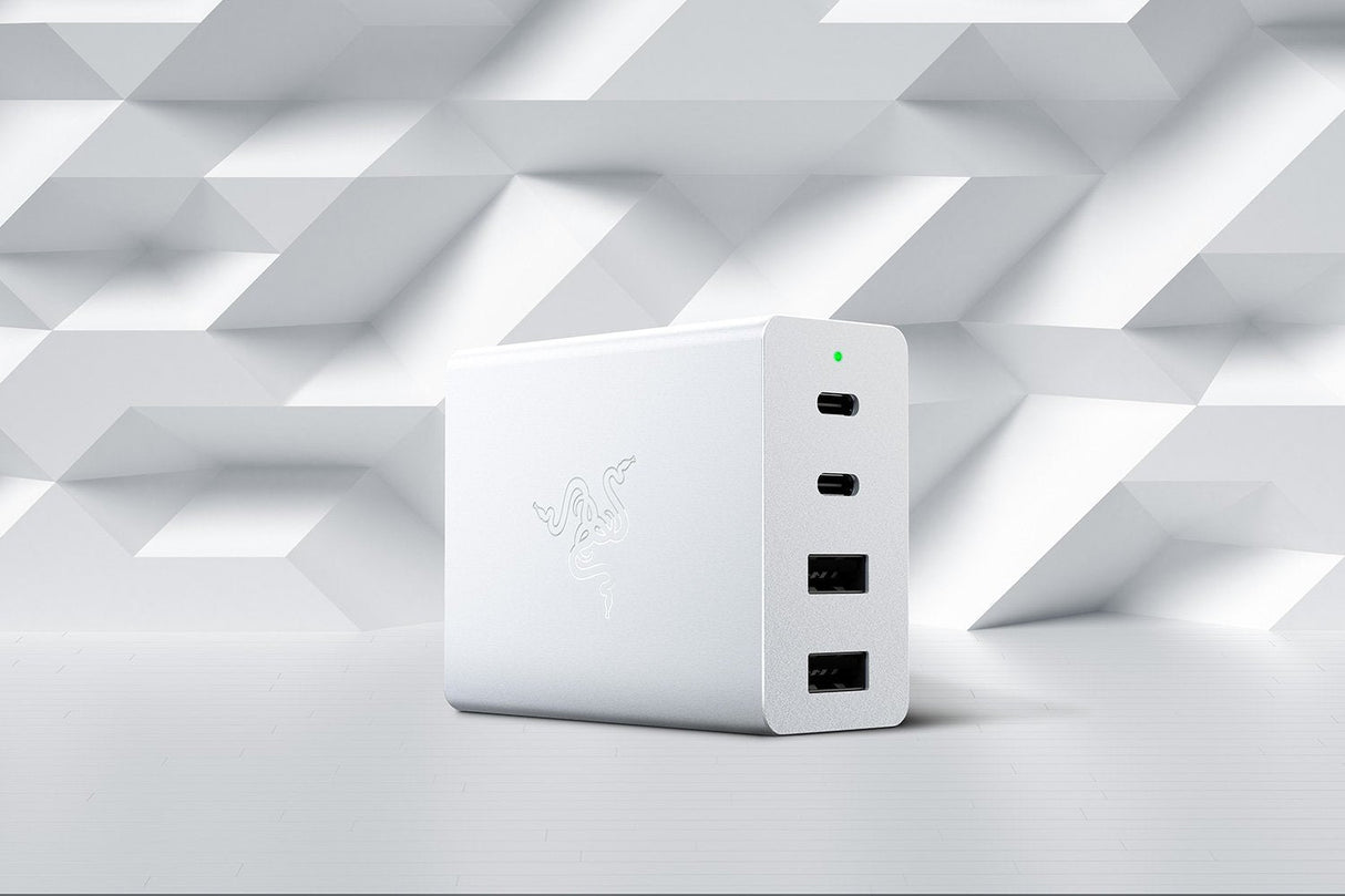 Razer Rc21-01700200-R3m1 Cargador De Dispositivo Móvil Blanco Interior