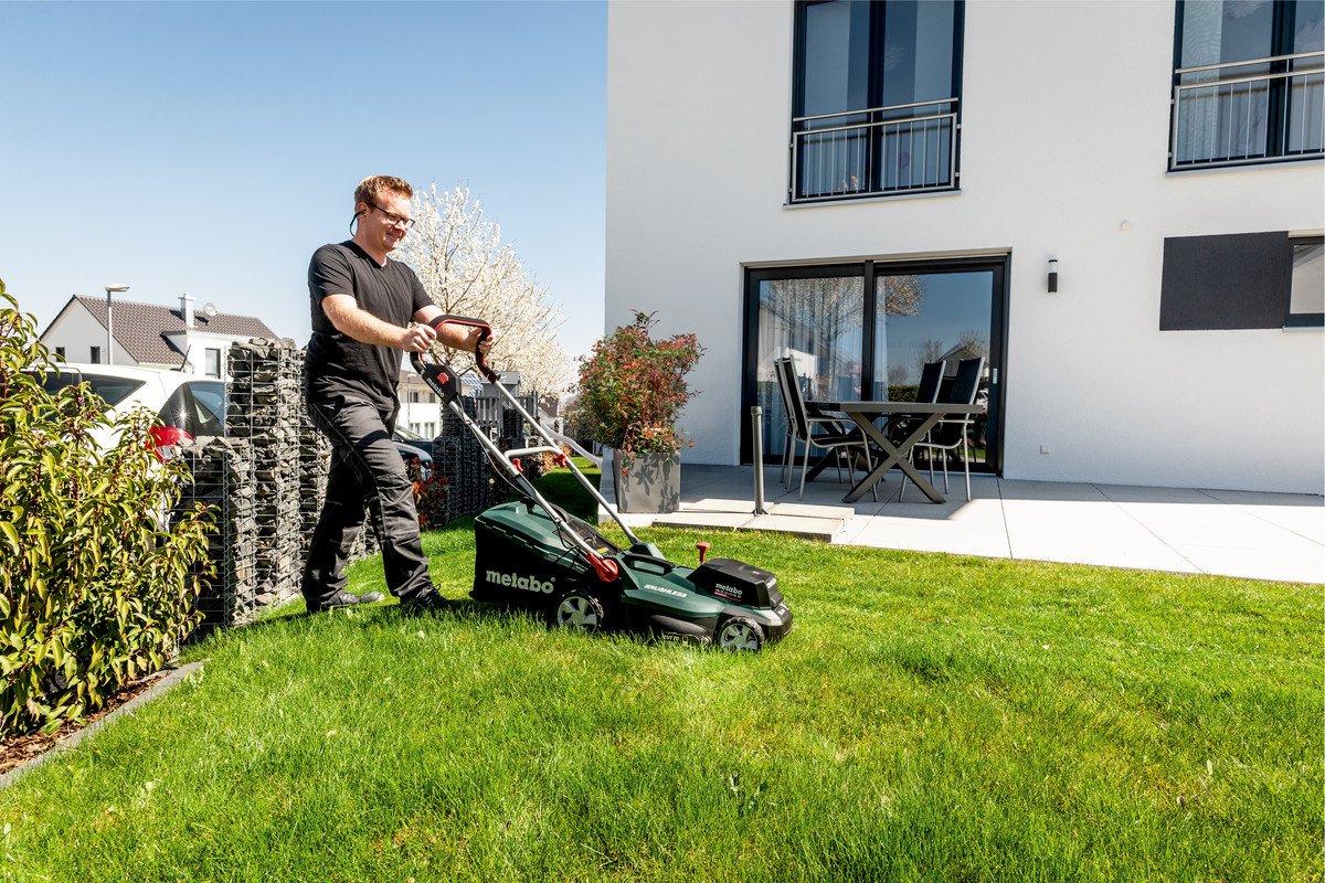 Cortacésped  Metabo Rm 36-18 Ltx Bl 36  De Empuje A Gasolina Batería Negro