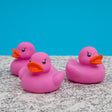 EAN 5060443984379 - Thumbs Up 1001800 juego, juguete y pegatina de baño Patito de goma para baño Rosa imagen 1