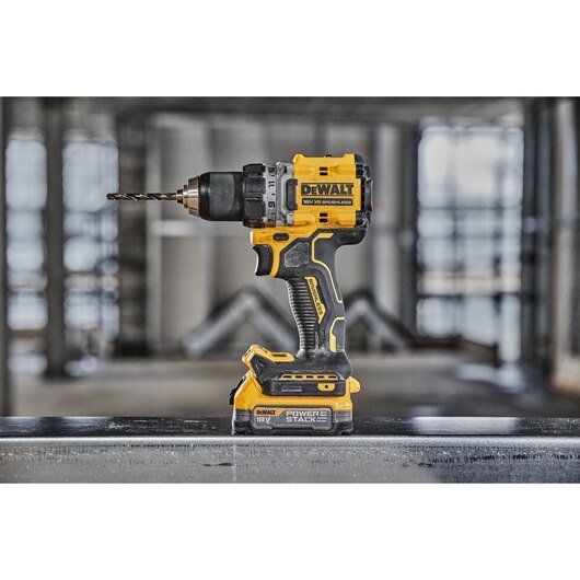 EAN 5035048788219 - DeWALT DCD800E2T-QW taladro 2000 RPM 1,28 kg Negro, Amarillo imagen 8