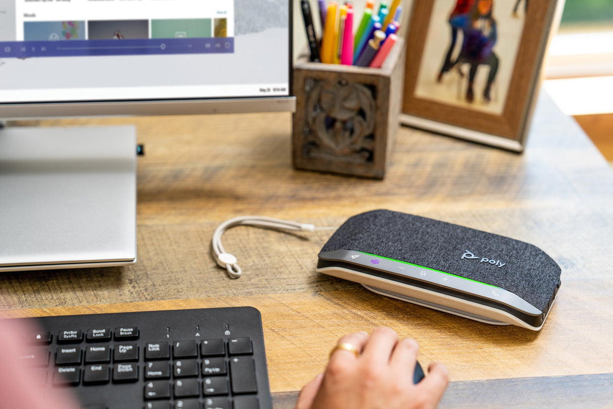EAN 0197497011128 - Poly Sync 20+M Speakerphone +USB-A to USB-C Cable +BT700 dongle +Pouch altavoz PC Negro imagen 2