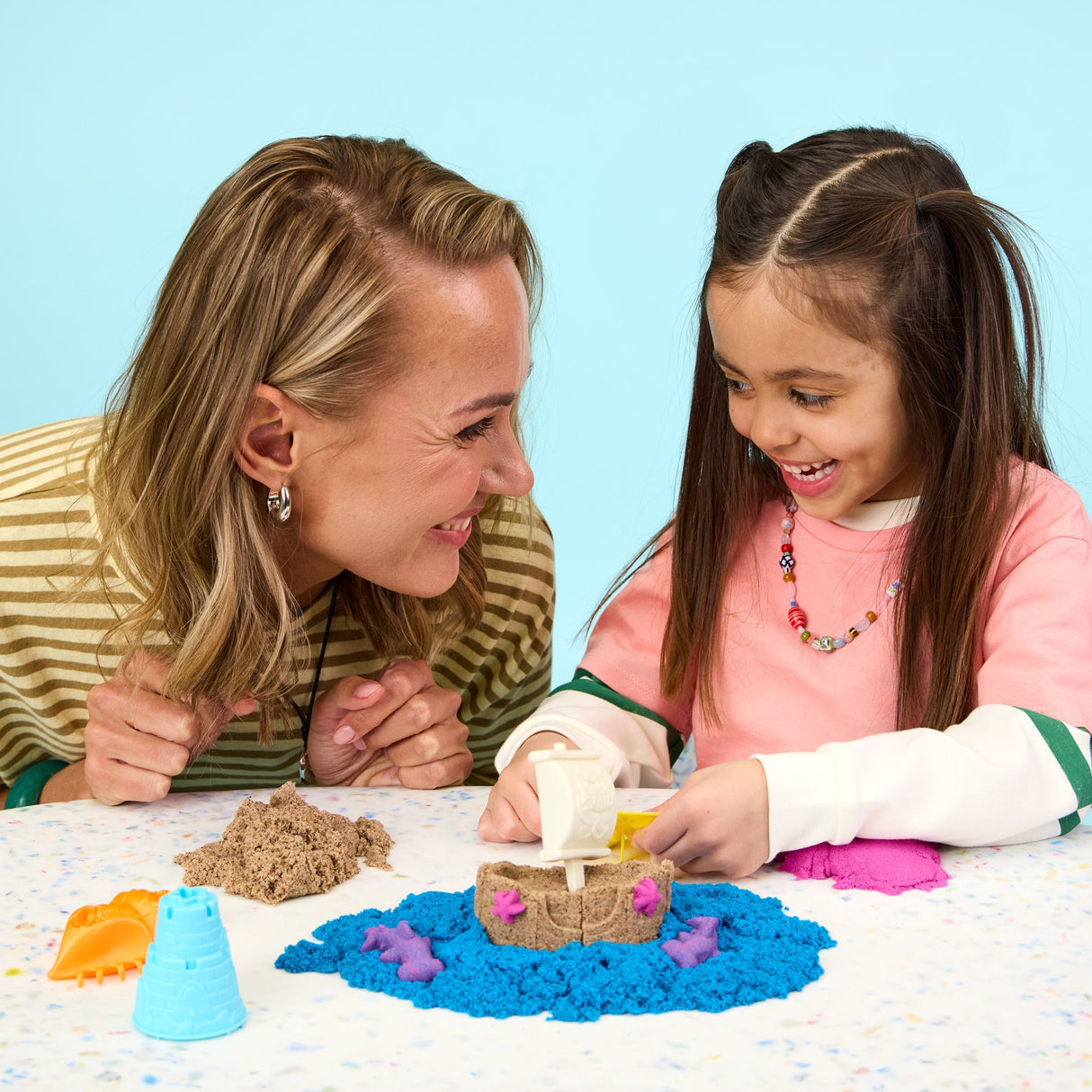 Spinmaster Kinetic Sand - Strand Abenteuer Set (Con 907 Gramm Arena In 3 Colores) 6076422