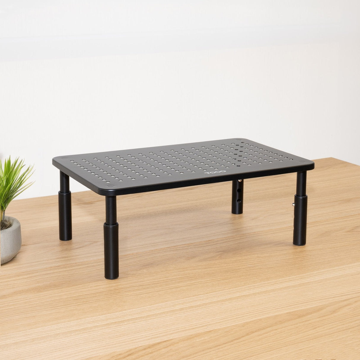 Soporte Para Monitor Tooq Tqmr081 Hasta 20kg