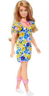 Mattel Barbie Fashionistas Muñeca Con Síndrome De Down En Un Vestido Floral