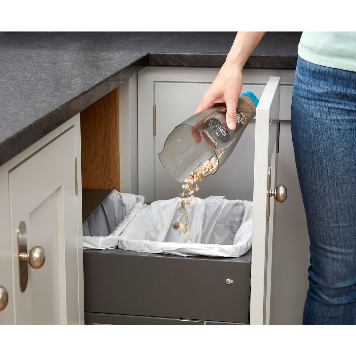 EAN 5035048698082 - Black & Decker NVC215WA-QW aspiradora de mano Azul, Plata Sin bolsa imagen 14