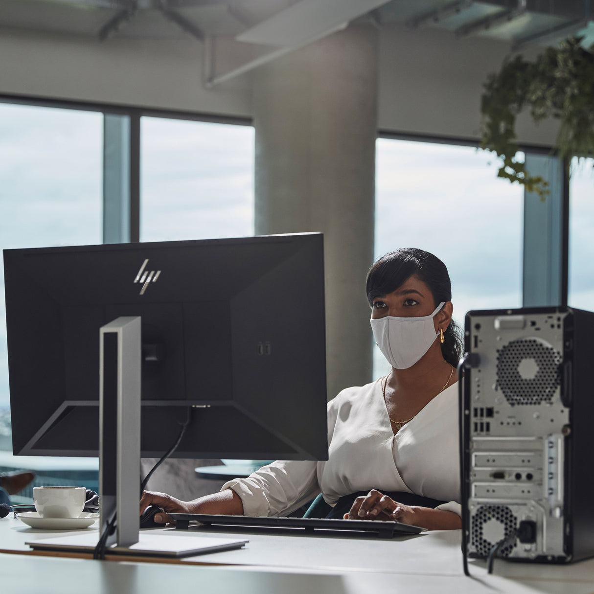 =>>Pro 400 Twrg9 I514500 8/256 W11p