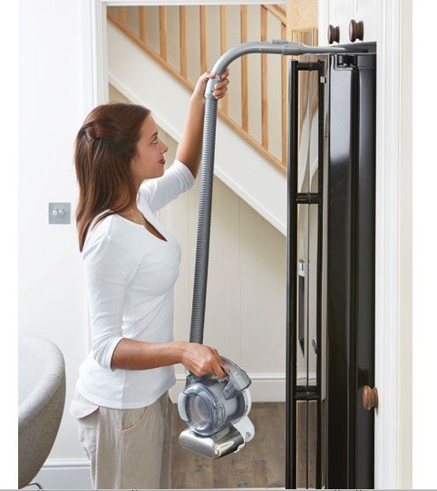 EAN 5035048458648 - Black & Decker PD1820LF aspiradora de mano Negro, Cromo Sin bolsa imagen 3