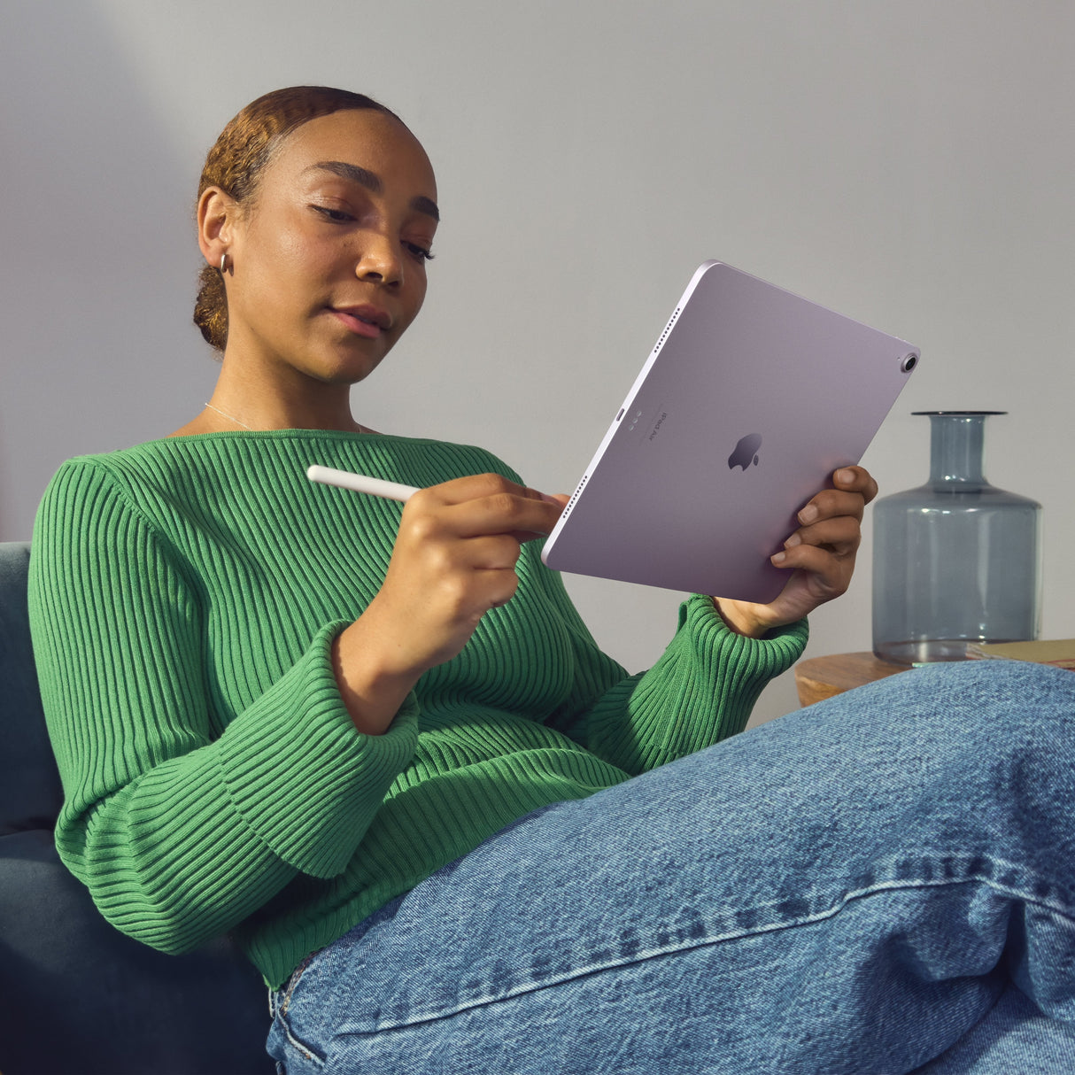 EAN 195949191312 - Apple iPad Air Apple M 1 TB 27,9 cm (11") 8 GB Wi-Fi 6E (802.11ax) iPadOS 17 Gris imagen 4