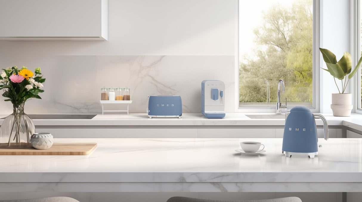 Smeg Espressomaschine Bcc12sbmeu, Dampfdüse, Mahlwerk, Thermoblock, 1.4l Tank