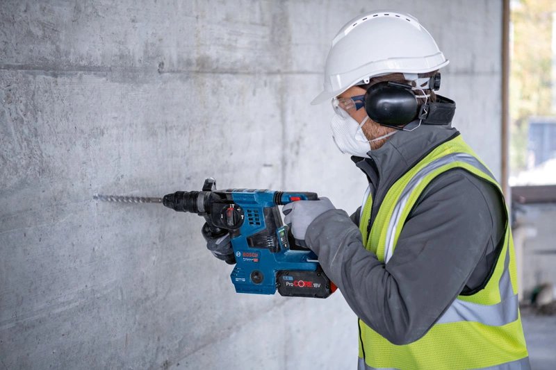 Taladro Percutor Inalámbrico Bosch Professional Gbh 18v-28 Cf Professional, 18 Voltios Azul/Negro, 2 Baterías Procore18v 8,0 Ah, Bluetooth, En L-Boxx