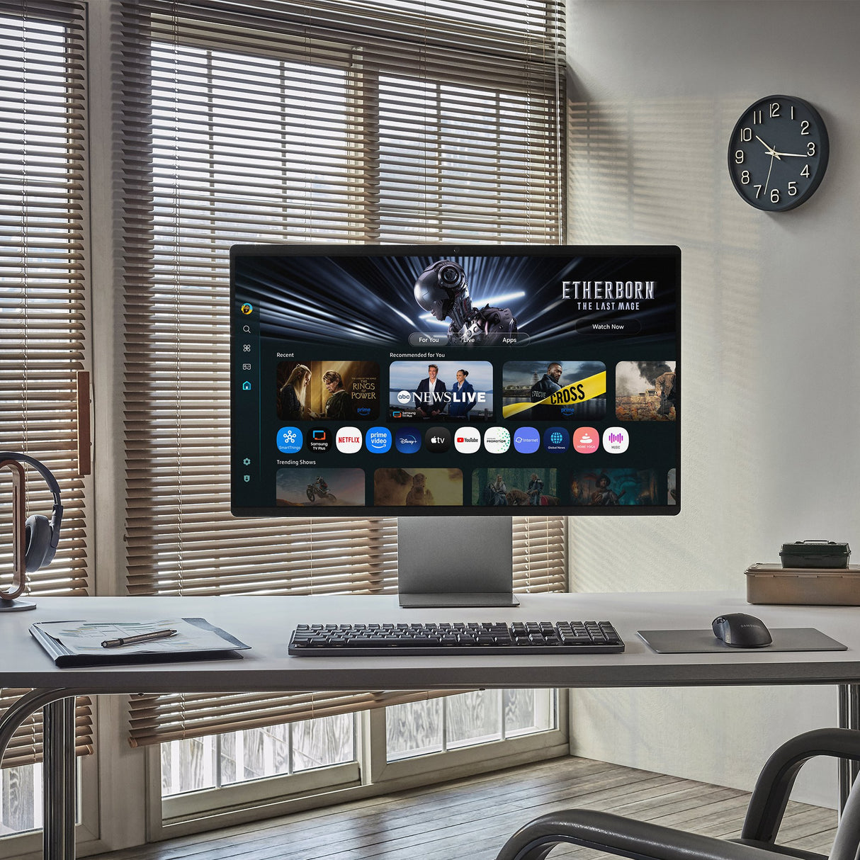 EAN 8806097342847 - Samsung M90SF pantalla para PC 81,3 cm (32") 3840 x 2160 Pixeles 4K Ultra HD OLED Plata imagen 4