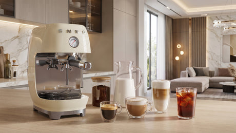 EAN 8017709349424 - Smeg ECF03WHEU cafetera eléctrica Semi-automática Máquina espresso 1,4 L imagen 17