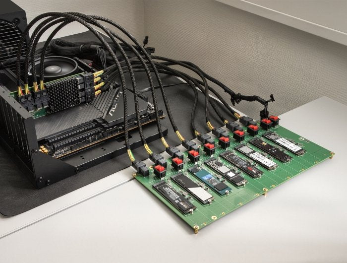 Delock M.2 Testboard Para 8 X M.2 Nvme Key M Ssd Con Sff-8643 Anschluss