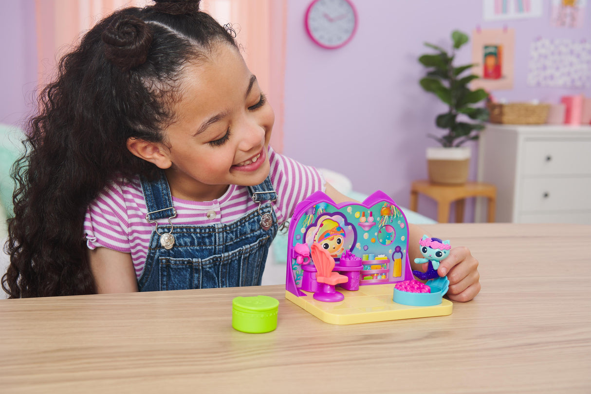 Spin Master Gabby'S Dollhouse Deluxe Room Set - Room De Bienestar Con Significado Sea, Figura Del Palacio 6068286
