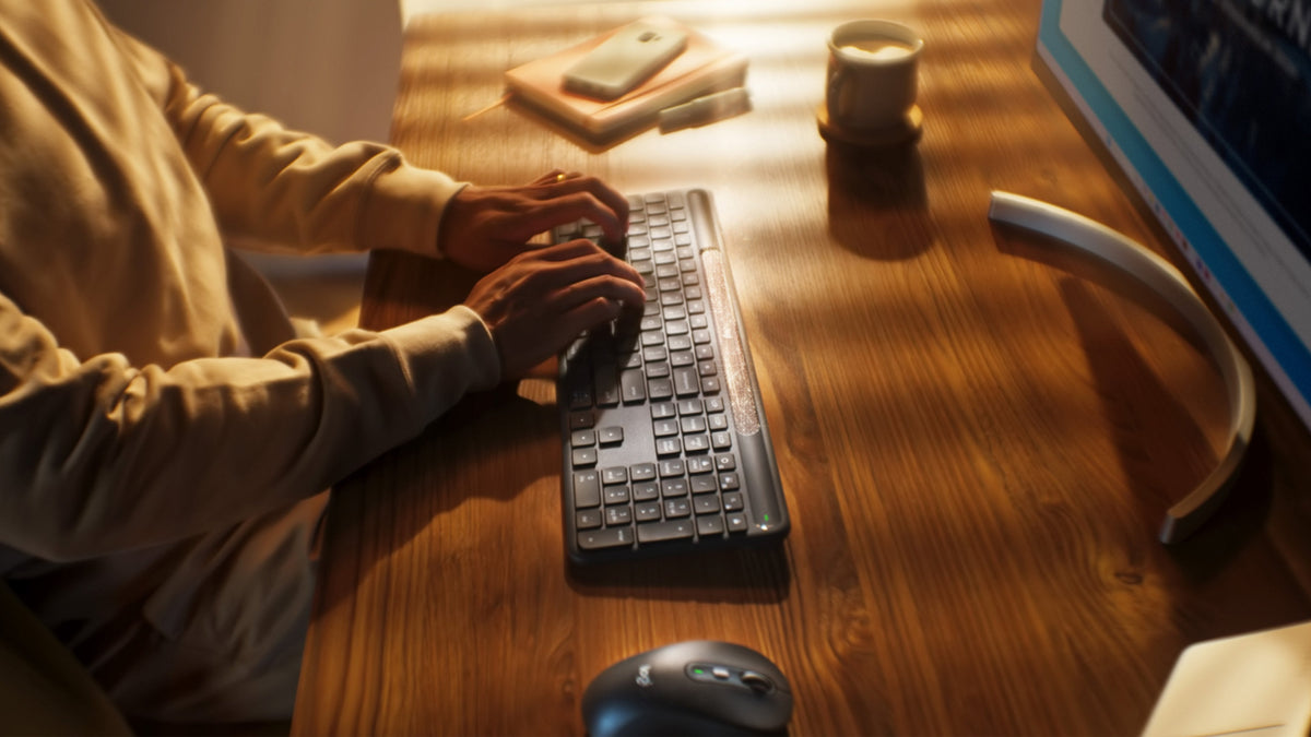 Logitech Signature Slim Solar+ K980 - Teclado