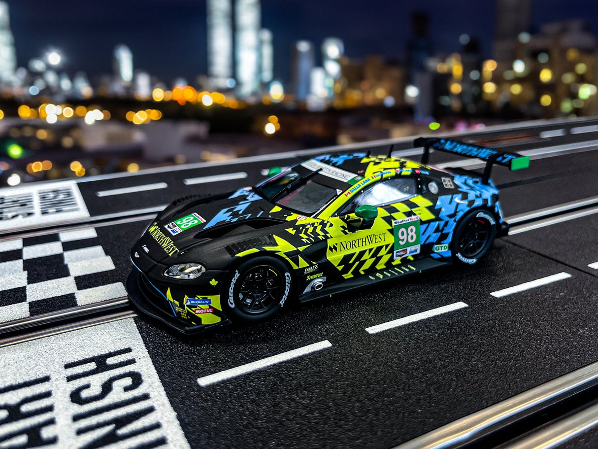 Carrera Digital 132     20032022 Aston-Martin Vantage Gt3  No.98