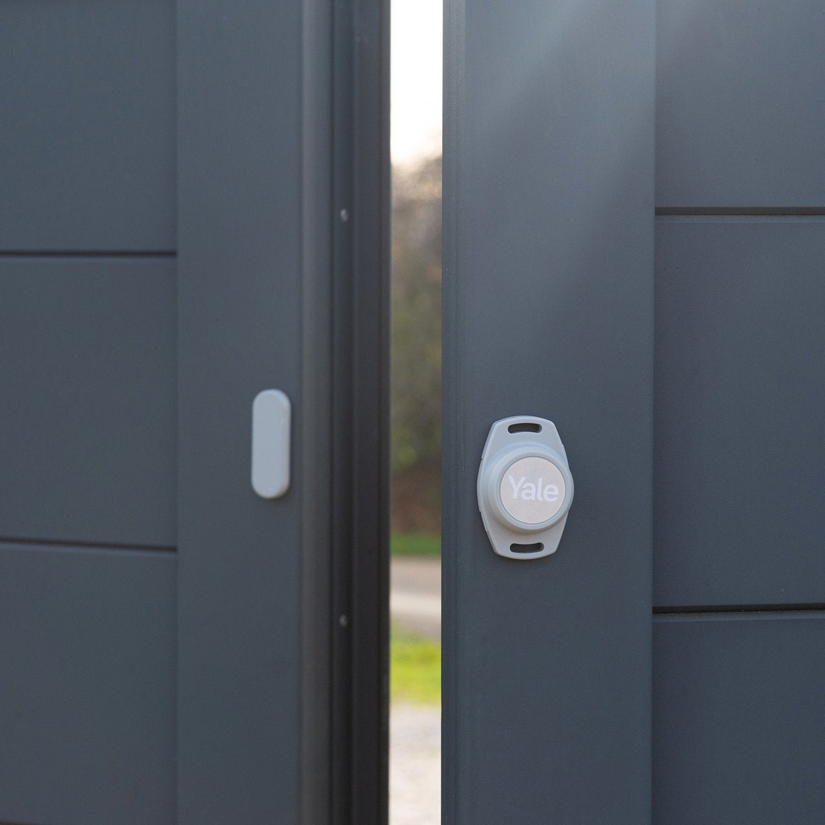 EAN 5052847114568 - Yale 05/102330/BW accesorio para motor de puerta de garaje Sensor e imán imagen 4