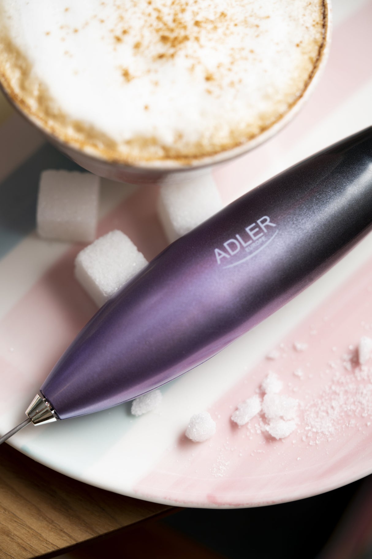 Adler Ad 4499 Espumador De Leche Con Soporte Negro Morado