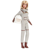 Barbie Barbie Signature Miss Astronaut Collection Doll Con Traje De Color Plateado, Botas De Habitación Y Accesorios De Casco Jbj48