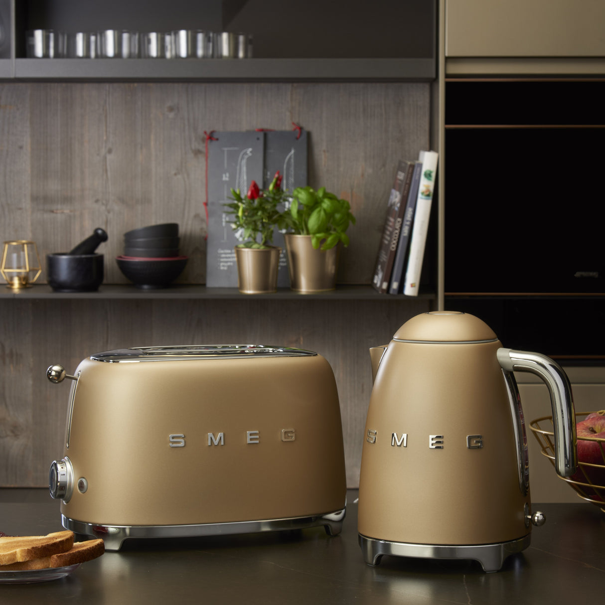 EAN 8017709290832 - Smeg TSF01CHMEU tostadora 6 2 rebanada(s) 950 W Oro imagen 9