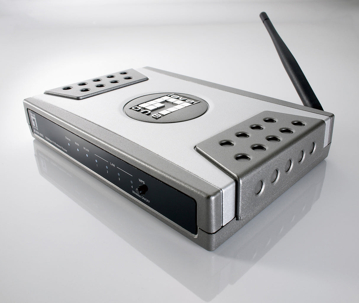 EAN 4015867149348 - LevelOne WBR-6003 router inalámbrico Ethernet rápido Plata imagen 6