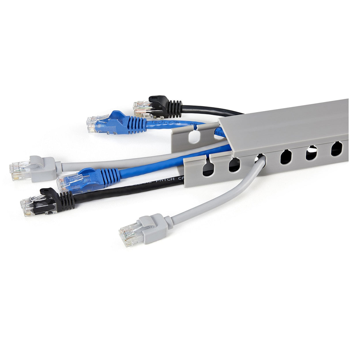 Startech Canaleta Para Cableado Con Ranura Abierta Y Tapa, 38 Mm An X 25 Mm Al - 2 M Lar - Ranuras De 8 Mm, Cubierta De Pvc Máximo De 20 Cables - Ul